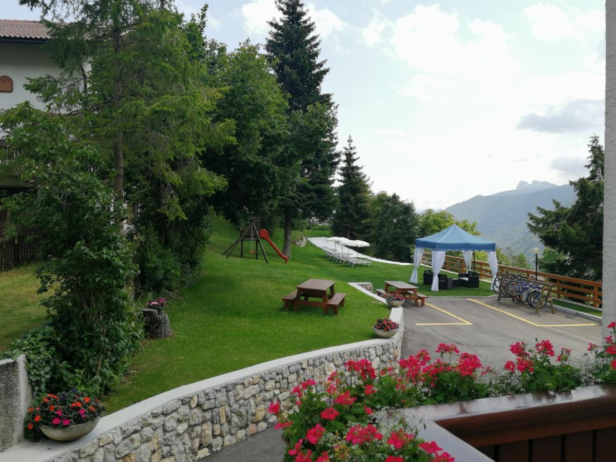 Hotel Trentino Folgaria Buitenkant foto