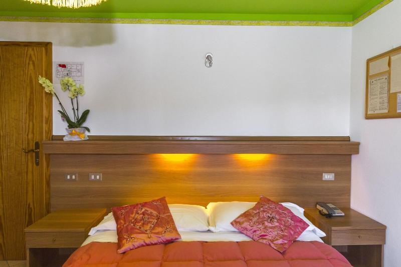 Hotel Trentino Folgaria Buitenkant foto