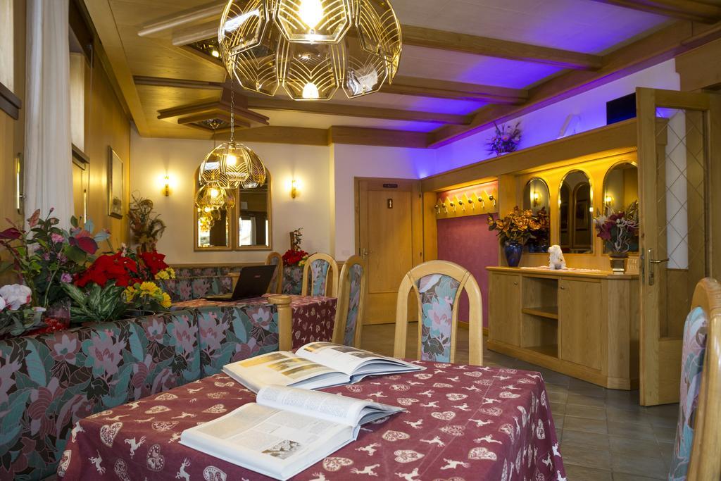 Hotel Trentino Folgaria Buitenkant foto