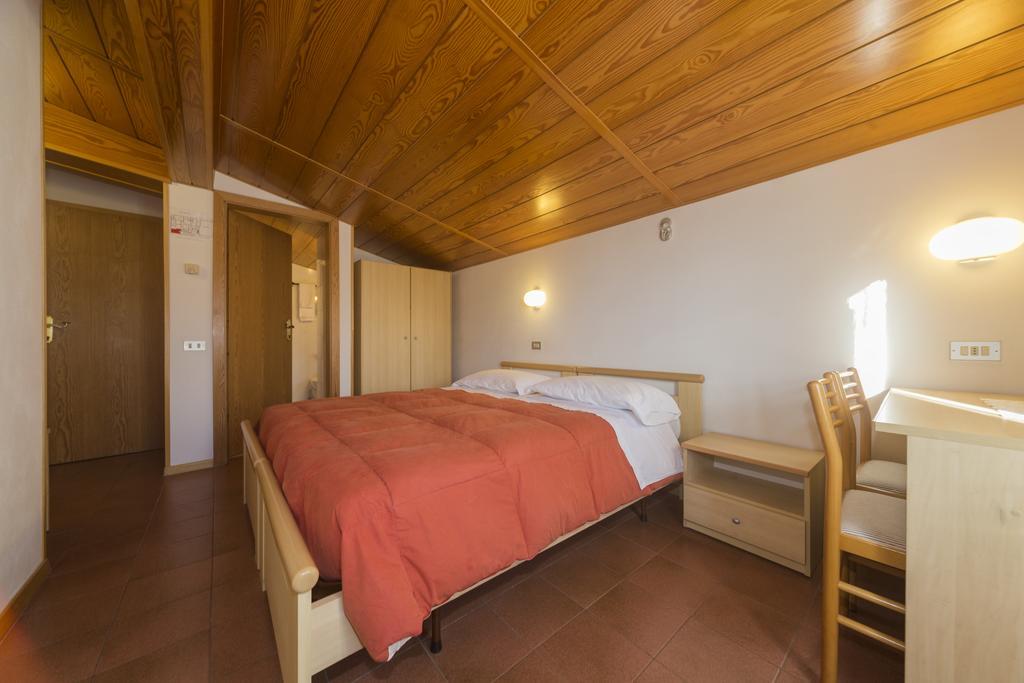 Hotel Trentino Folgaria Buitenkant foto